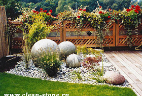 Как украсить сад? Шары из природного камня